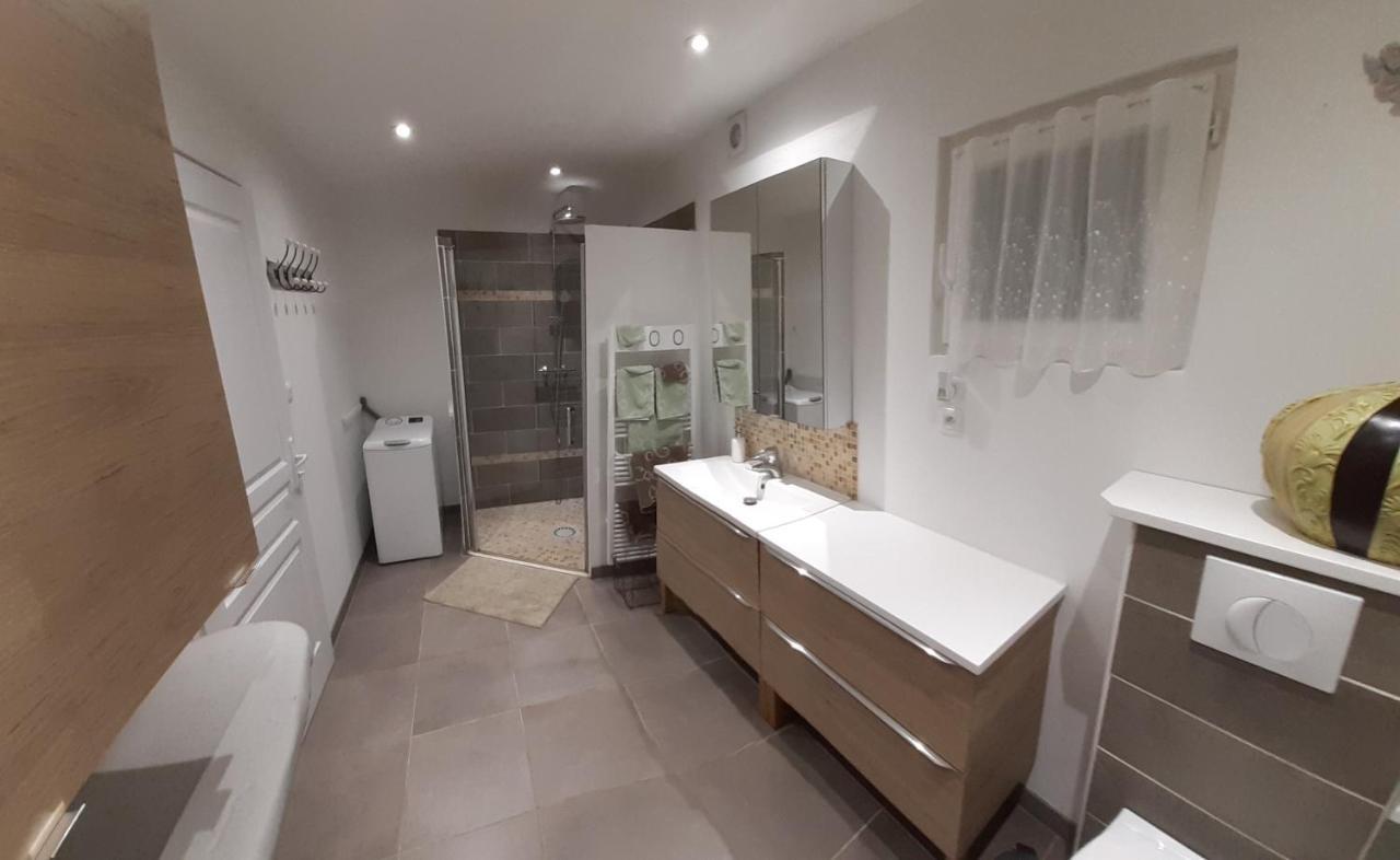 Adorable maison d’hôtes bordée d’étangs au calme. Grandcourt  Extérieur photo